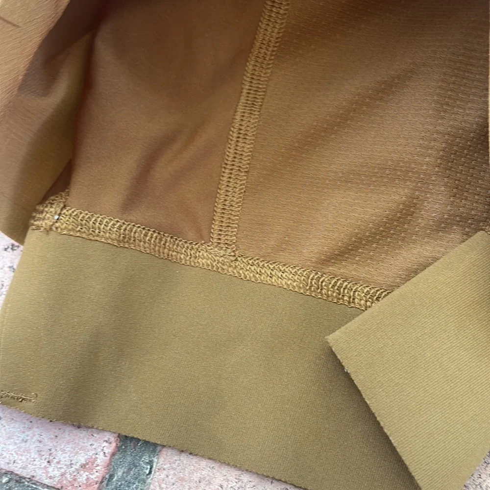 Men’s lulu lemon shorts - Picture 4 of 7